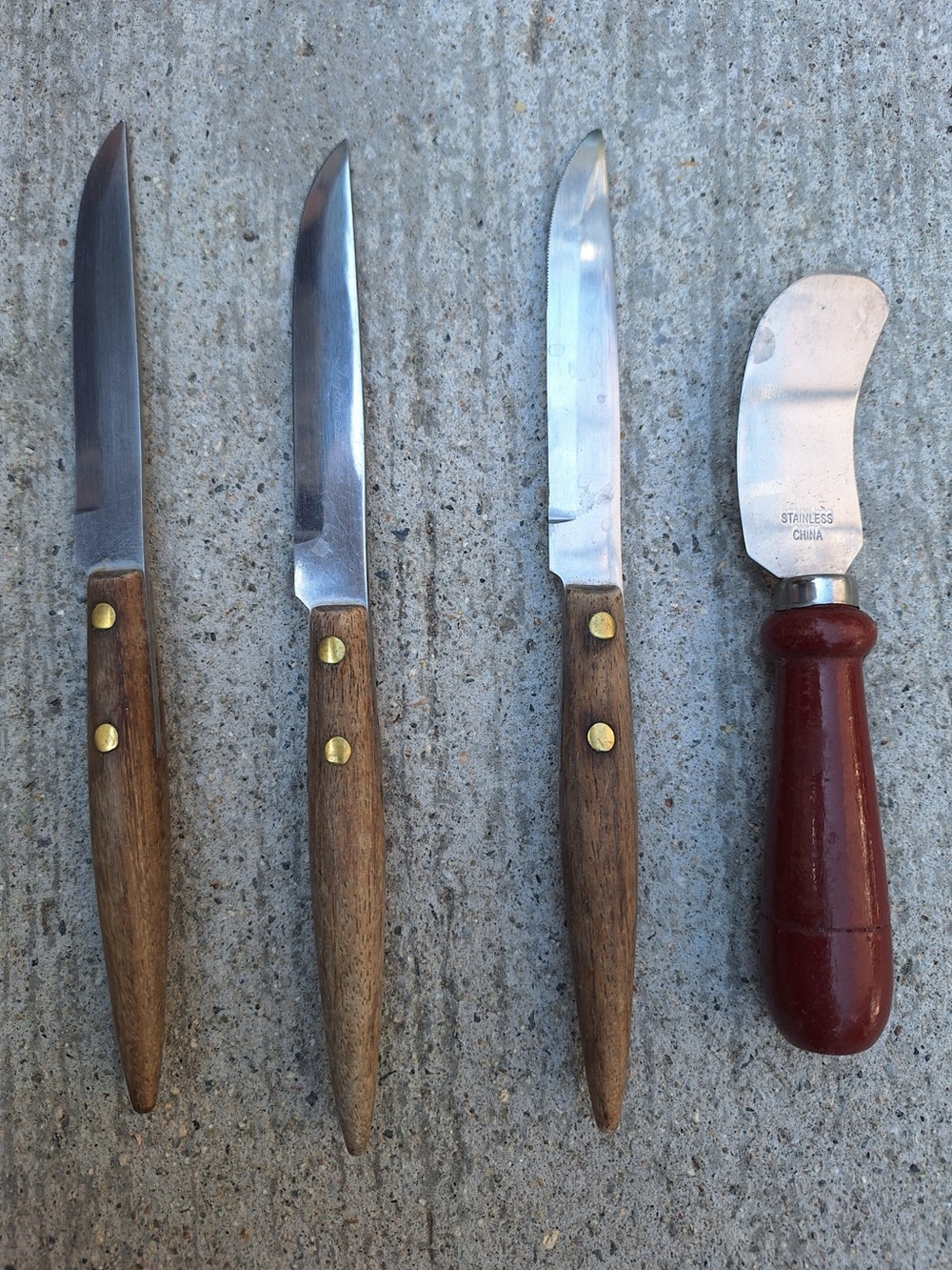 Vintage Wood Handle Kitchen Knife Set with Red-Handled Spreader